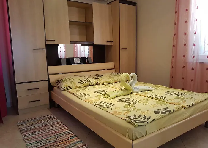 Apartament Mara *